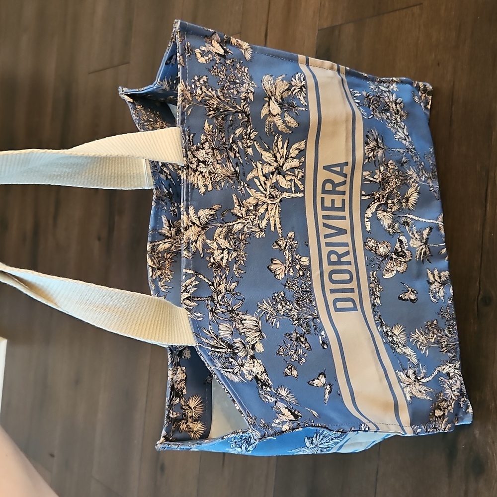NIP Dior Blue & Cream Floral Tote with Charm - Picture 2 of 8